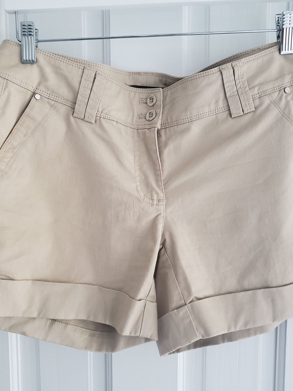 White House Black Market Khaki Shorts Size 4